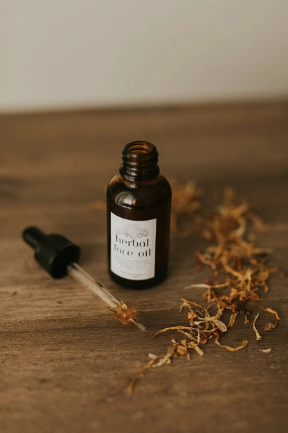 Herbal Face Oil 🌼
